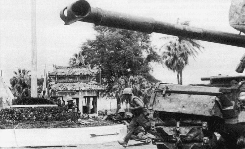 Photo: U.S. Marines advance past an M48 Patton tank during the battle for Huế during the Vietnam War’s Tet Offensive