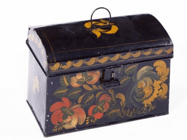 Photo: tinplate trunk, by Zachariah Brackett Stevens, c. 1815–1835. Credit: American Museum of Folk Art.