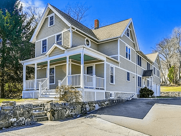 Photo: a house on Maple Street in Darien, Connecticut