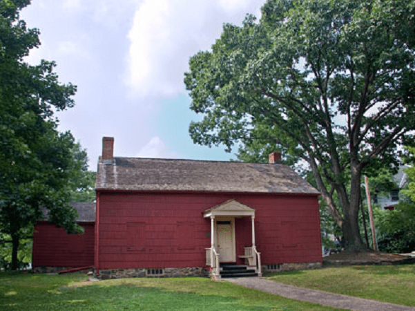 Photo: the Jacob Purdy House, White Plains, Westchester County, New York. The house is on the National Register of Historic Places, and is now the headquarters of the White Plains Historical Society. Credit: Hidenori Inagaki; Wikimedia Commons.