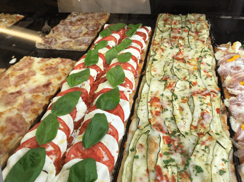 Photo: pizza in Italy