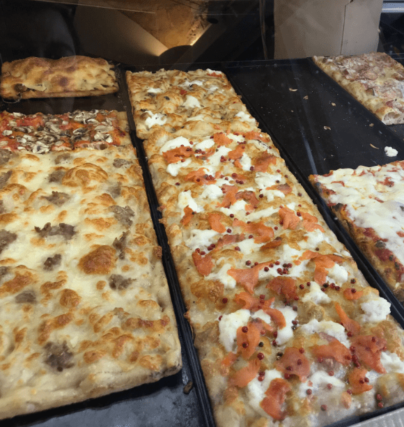 Photo: pizza in Italy