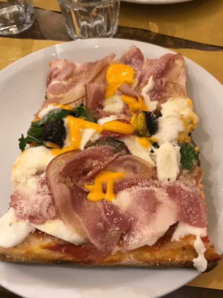 Photo: pizza in Italy