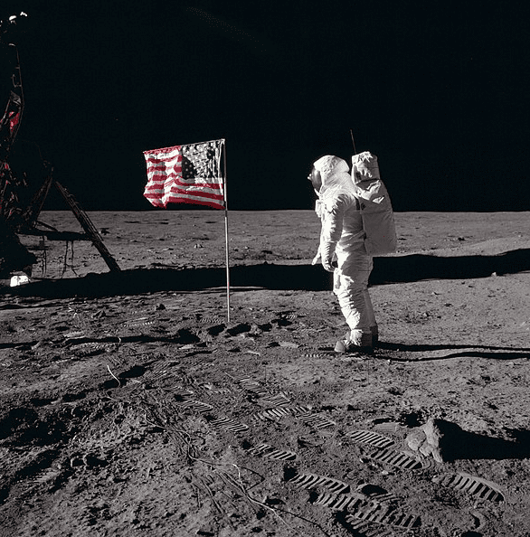 Photo: Buzz Aldrin salutes the U.S flag on the Moon, 20 July 1969