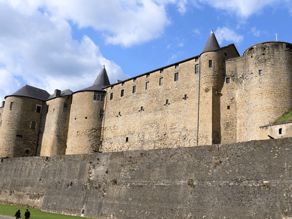 Photo: the Château de Sedan, seat of the Lords, and later Princes, of Sedan, France. Credit: MOSSOT; Wikimedia Commons.