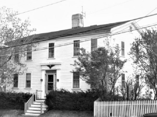 Photo: Leonard Choate's childhood home, 3 Oakland Street, Newburyport, Massachusetts. Credit: Mary Jane Stirgwolt; Historic Commission.