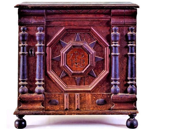 Photo: James Symonds (American, 1633-1714) valuables cabinet, 1679, made for Joseph Pope and Bathsheba Folger of Salem Village. Courtesy of the Peabody Essex Museum. Collections link: http://explore-art.pem.org/object/american-decorative-arts/138011/detail