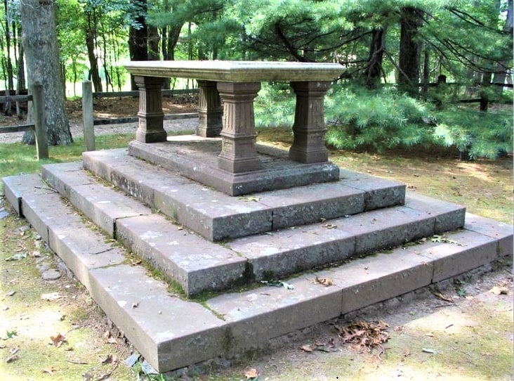 Photo: Nathaniel Sylvester monument on Shelter Island, New York