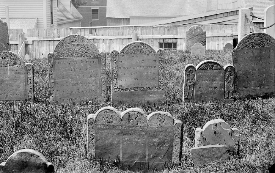 Photo: the Lindall family plot (separate from the Lindall tomb) at Burying Point Cemetery, 51 Charter Street, Salem, Massachusetts
