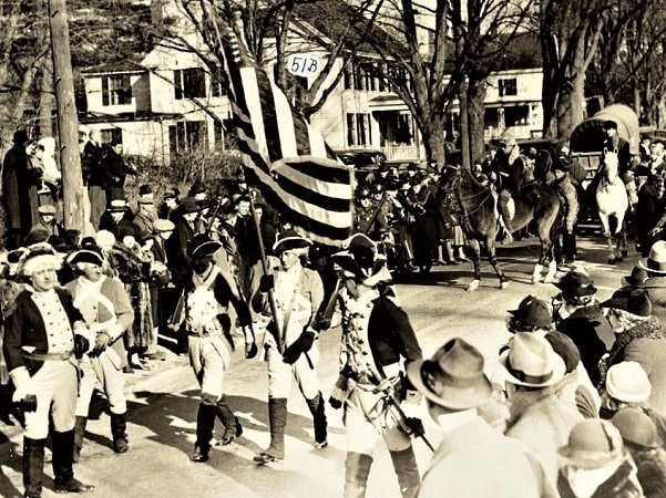 Photo: Ohio expedition reenactors departing Ipswich, Massachusetts, on 3 December 1937. Courtesy of Hamilton Historical Society Collection, Hamilton, Massachusetts.