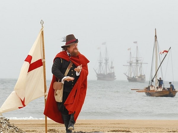 Photo: reenactment of the first landing on the 400th anniversary as part of the Jamestown 2007 commemoration. Credit: U.S. Navy photo by Mass Communication Specialist Seaman Matthew Bookwalter.