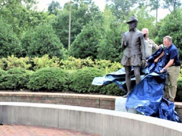 Photo: Capt. Bartholomew Gosnold was cast in bronze and placed beside the Williamsburg/James City County Courthouse. The unveiling took place on 8 July 2016 to honor his role in the settlement of Jamestown in 1607. Courtesy of Adrienne Berard Virginia.