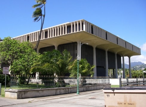 Photo: the Hawaii state capitol, Honolulu, O’ahu. Credit: Xpixupload; Wikimedia Commons.