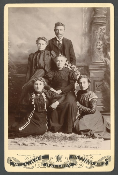 Photo: Louisa Hamblin with four of her children. Credit: FamilySearch; Church History Library.