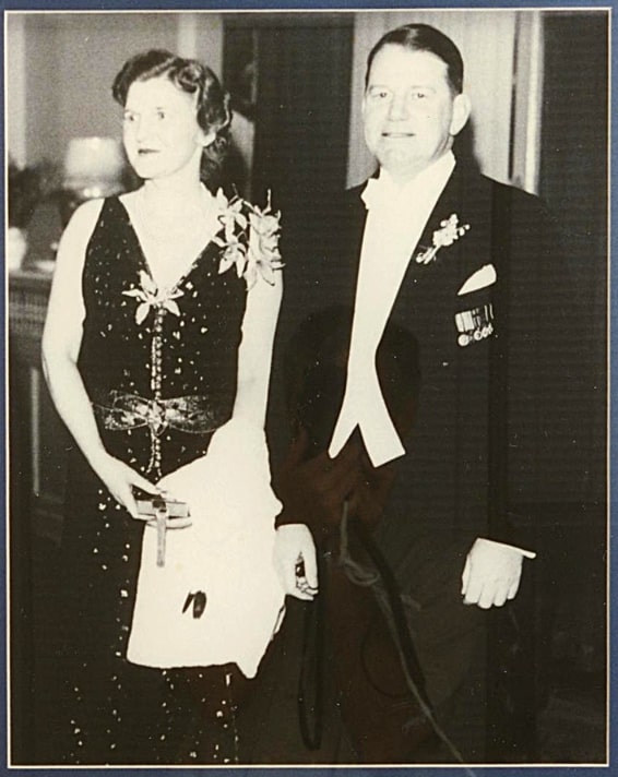 Photo: Alvin and Lucina (Ball) Owsley in 1939. Credit: University of Texas Archives.
