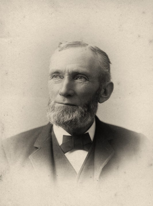 Photo: Abel D. Makepeace. Courtesy of Digital Commonwealth, Marston Mills Historical Society photograph collection.
