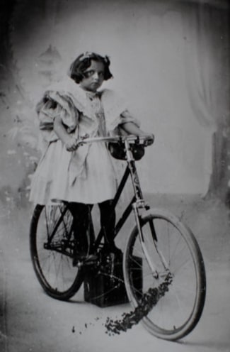Photo: Virginia O’Hanlon, c. 1895. Credit: Wikimedia Commons.