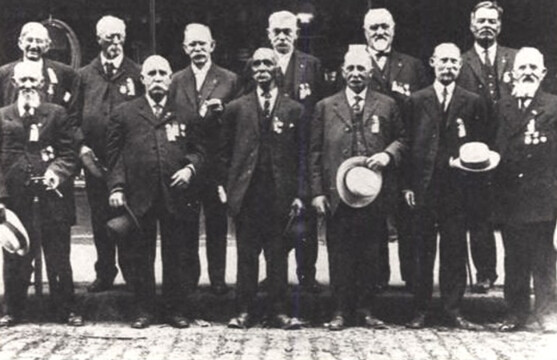 Photo: 1915 reunion of veterans from the Civil War Union warship USS Kearsarge, survivors of the battle with CSS Alabama. Credit: U.S. Army Military History Institute, Carlisle, Pennsylvania.