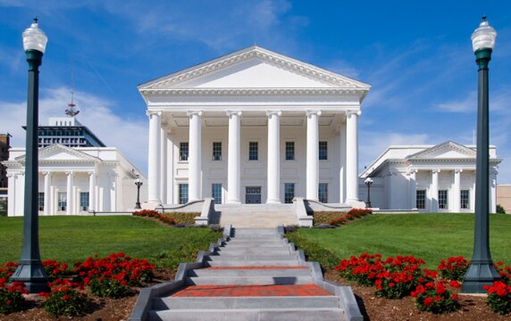 Photo: the Virginia Capitol in Richmond, Virginia, designed by Thomas Jefferson and Charles-Louis Clérisseau. Credit: Ron Cogswell; Wikimedia Commons.