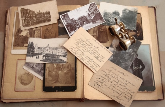 Photo: old photos and correspondence.