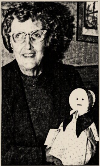 An article about Goody Cole dolls, New Hampshire Sunday News newspaper 30 October 1977