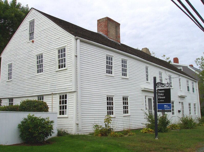 Photo: Swett–Ilsley House, Newbury, Massachusetts. Credit: Daderot; Wikimedia Commons.