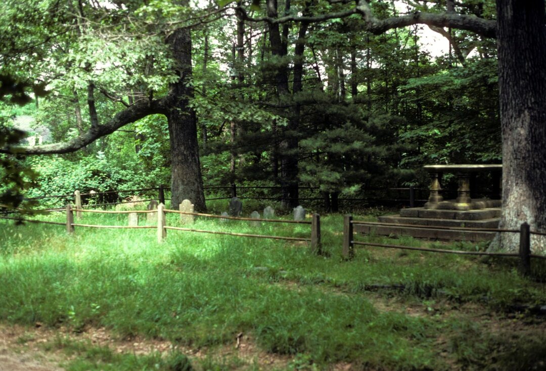 Photo: Shelter Island Quaker Cemetery. Credit: Johan Winsser.
